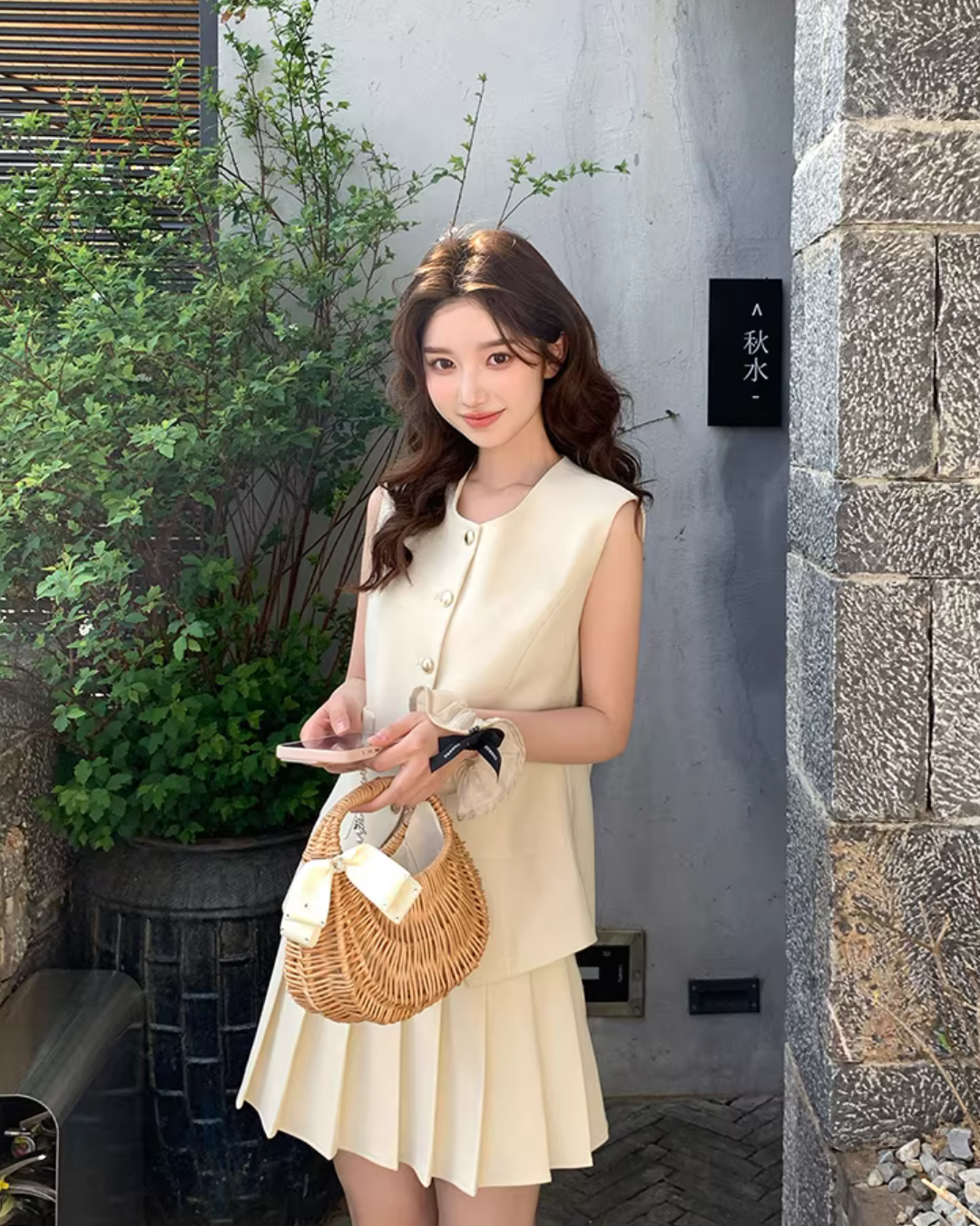 Round Neck Vest / Pleated Skirt QAZ0096