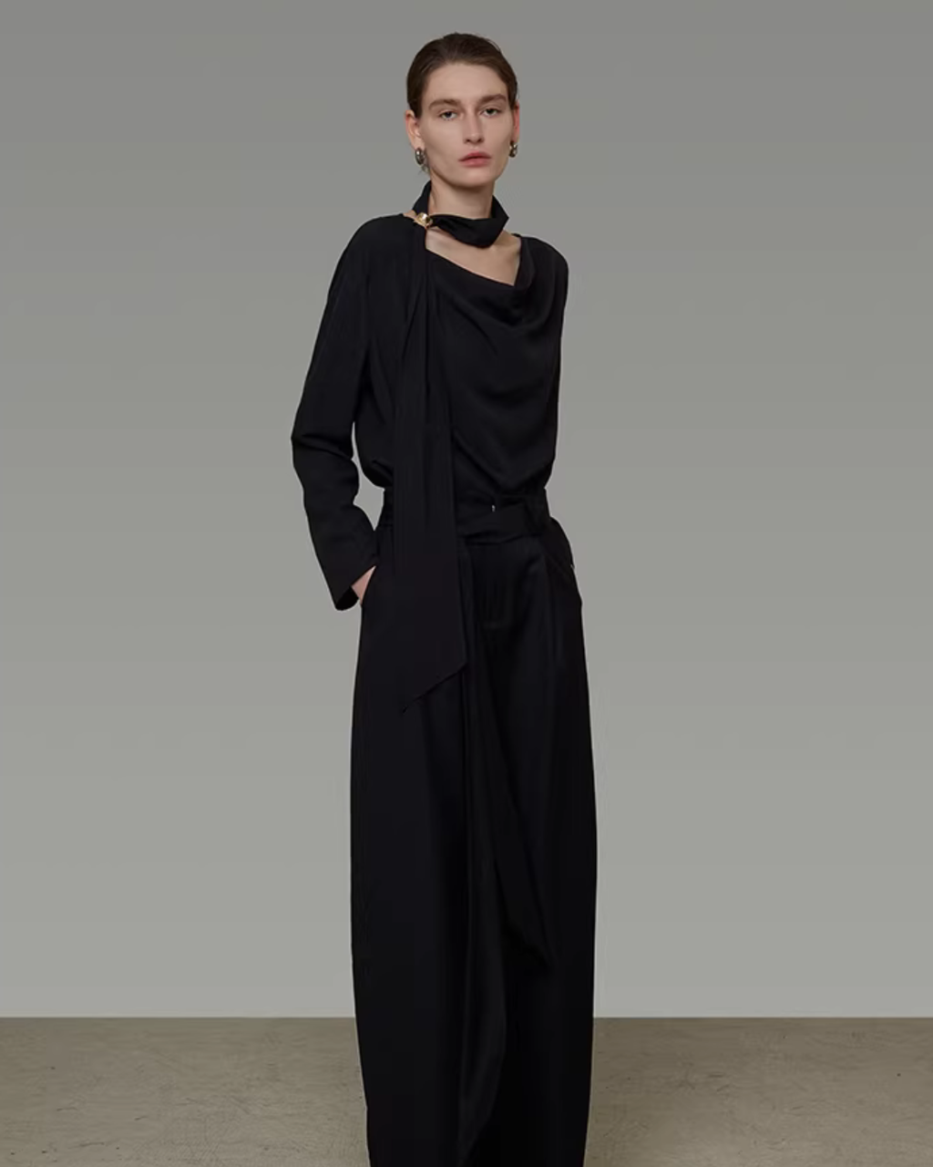 Bow-Tie Drape Blouse UNS0015