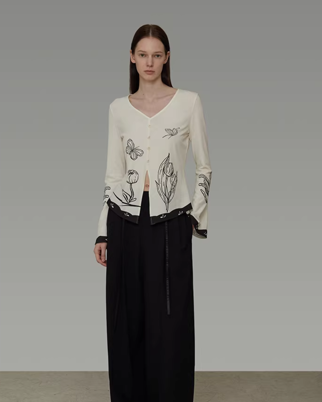 V-Neck Hand-Paint Long Sleeve Top UNS0034