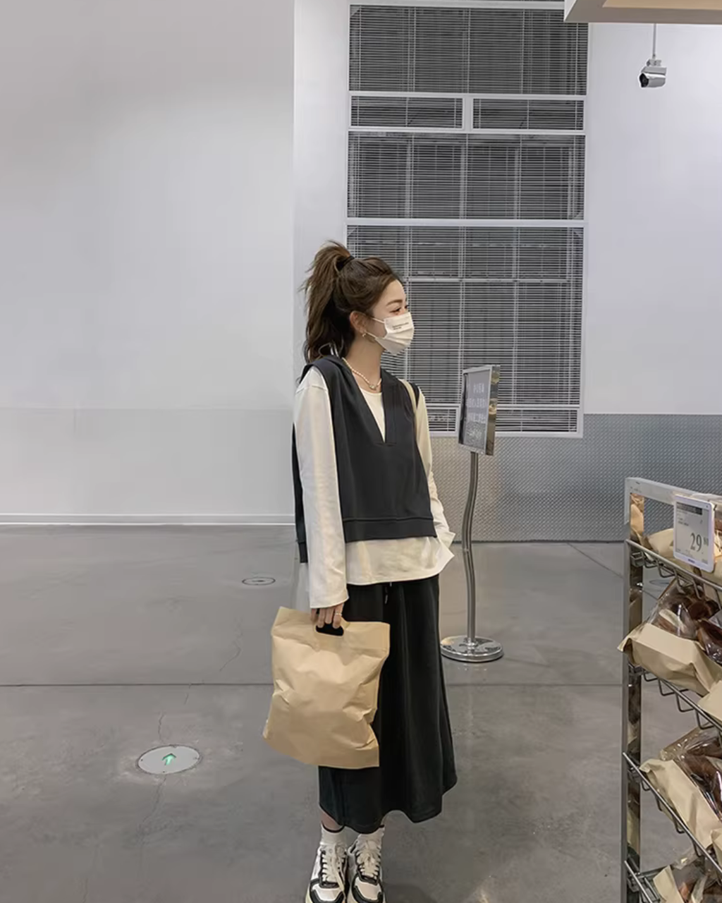 White Long-Sleeve Top / Vest / Skirt QAZ0002