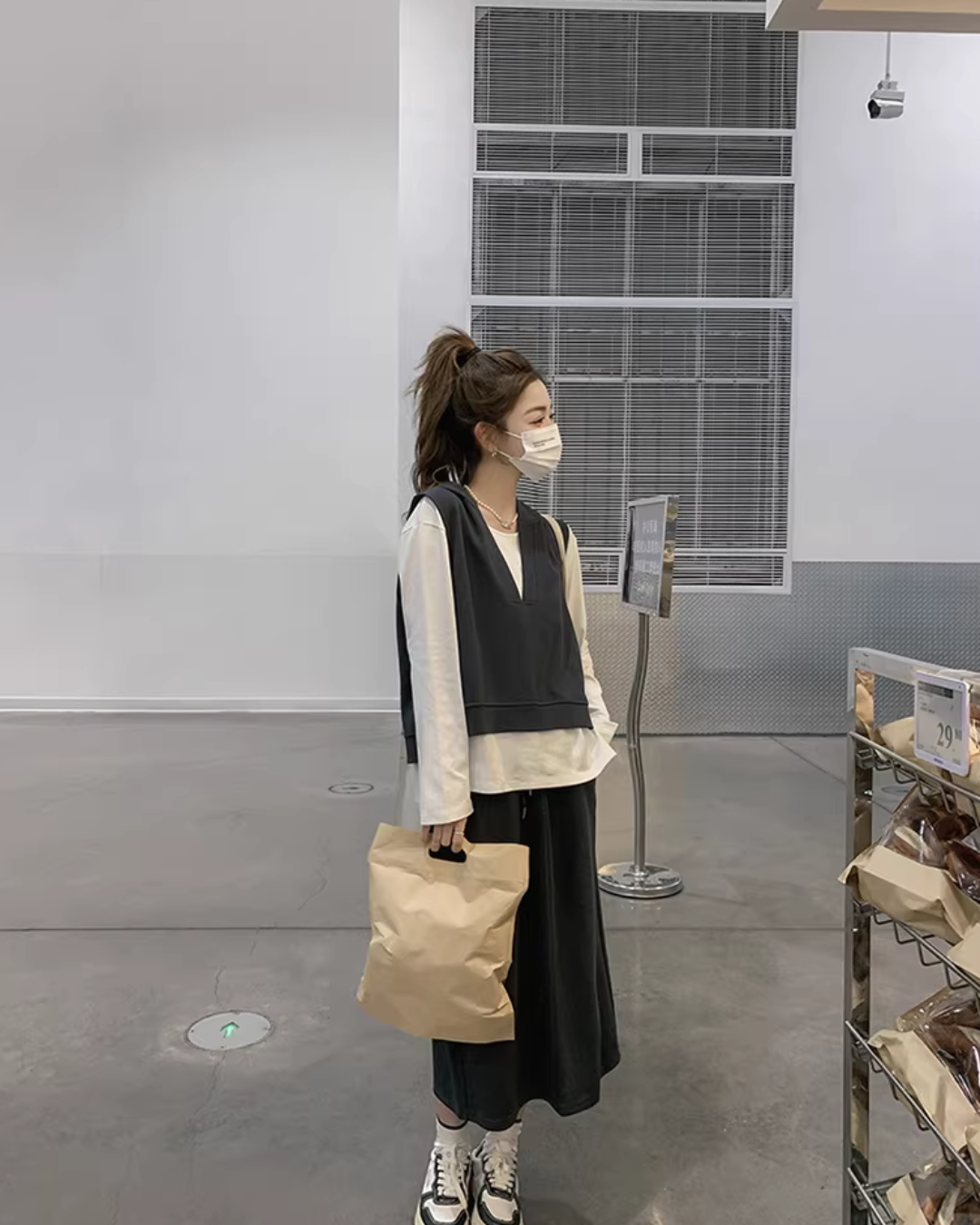 White Long-Sleeve Top / Vest / Skirt QAZ0002