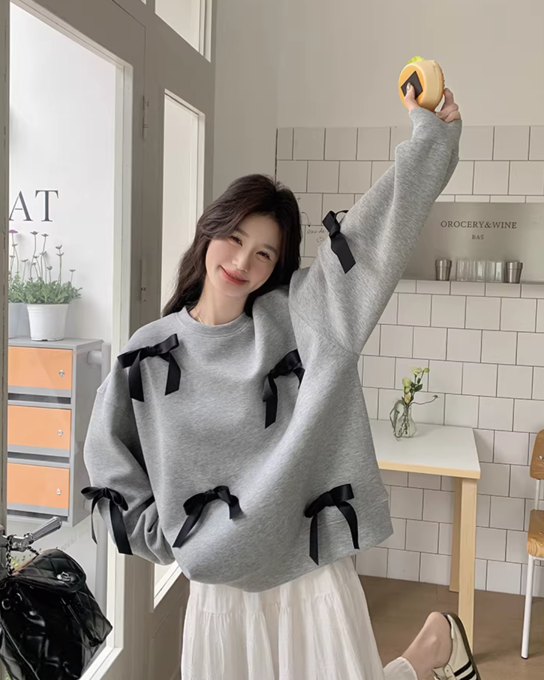 Ribbon Design Sweatshirt / White Half Skirt QAZ0037
