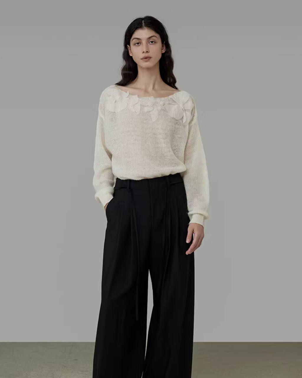 Floral Loose Long-Sleeve Top UNS0030