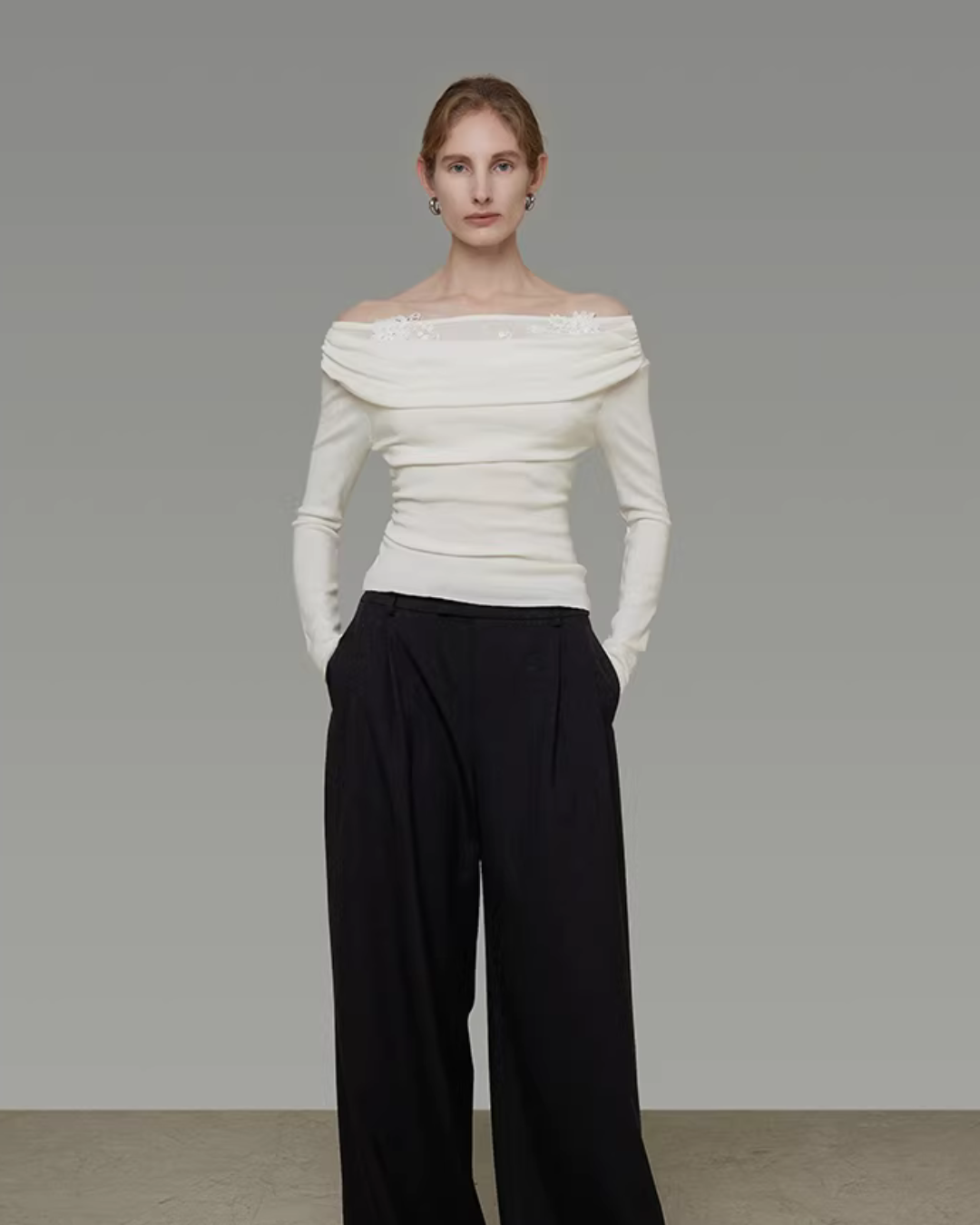 Off-Shoulder Base Top UNS0035