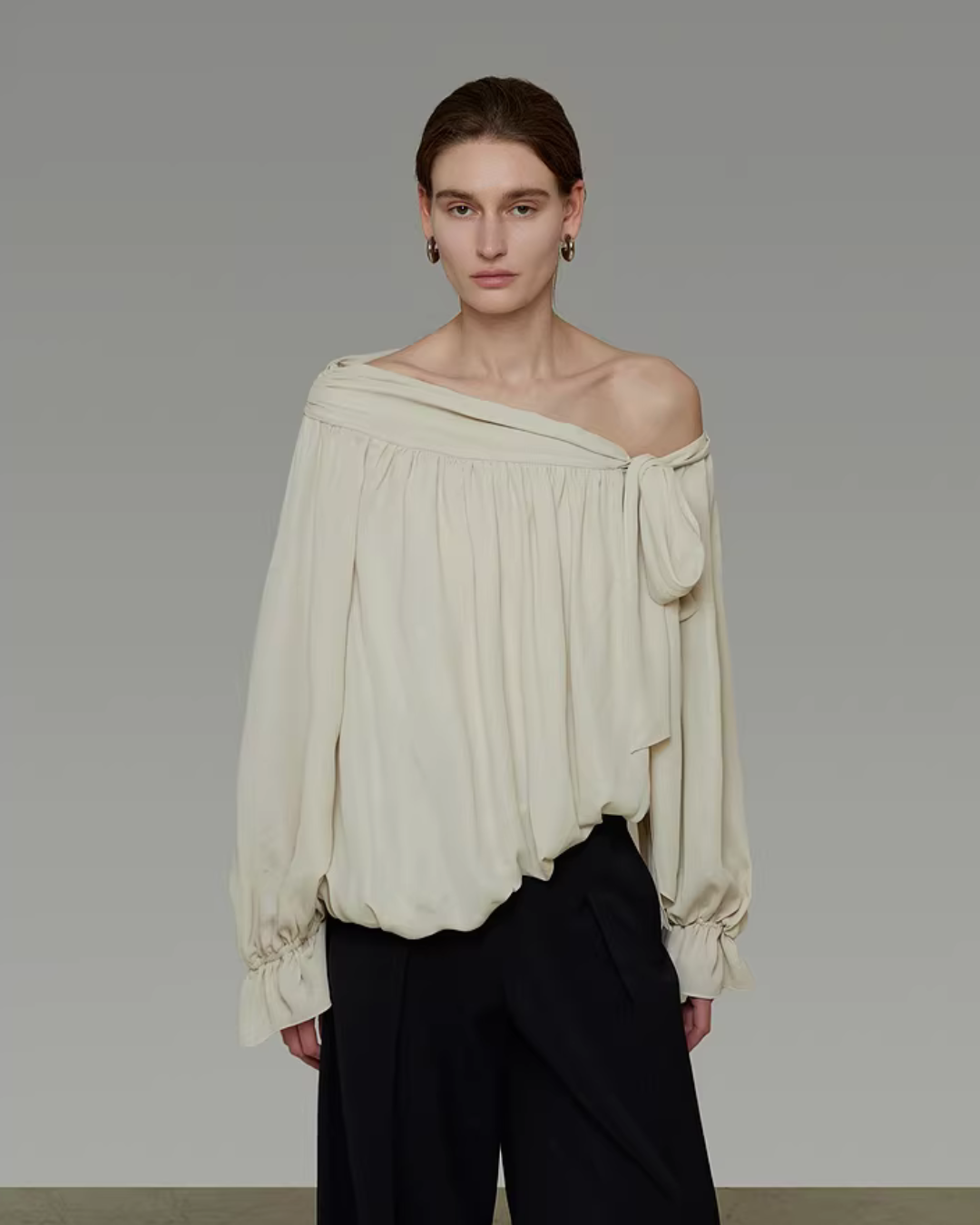 Off-Shoulder Ribbon Top UNS0045