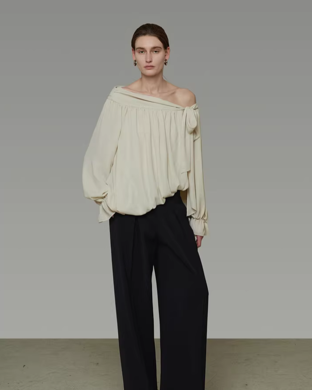 Off-Shoulder Ribbon Top UNS0045