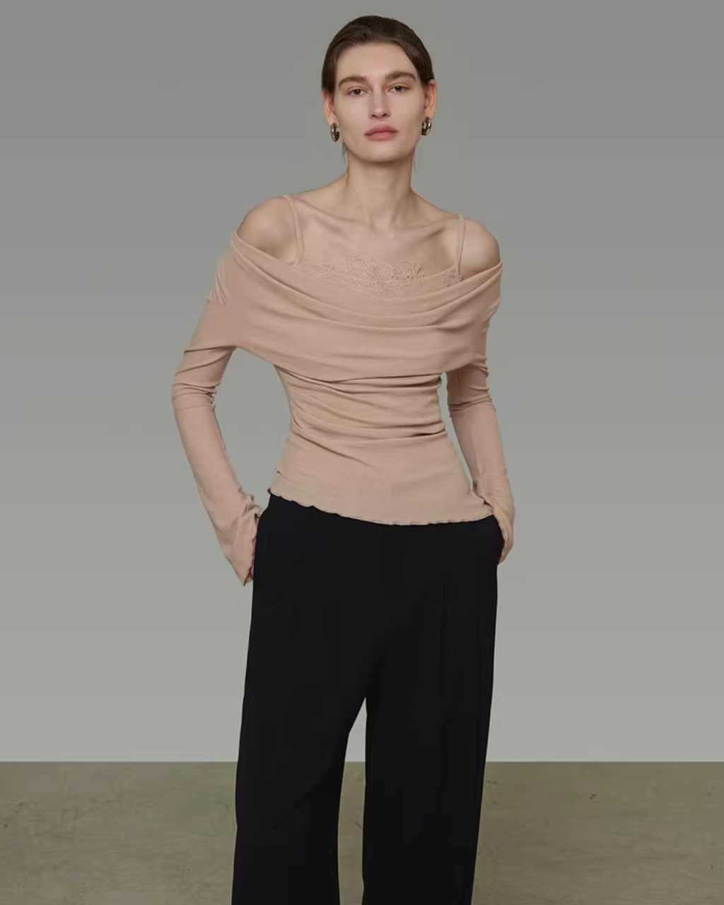 Lace-Trim Knit Top UNS0044