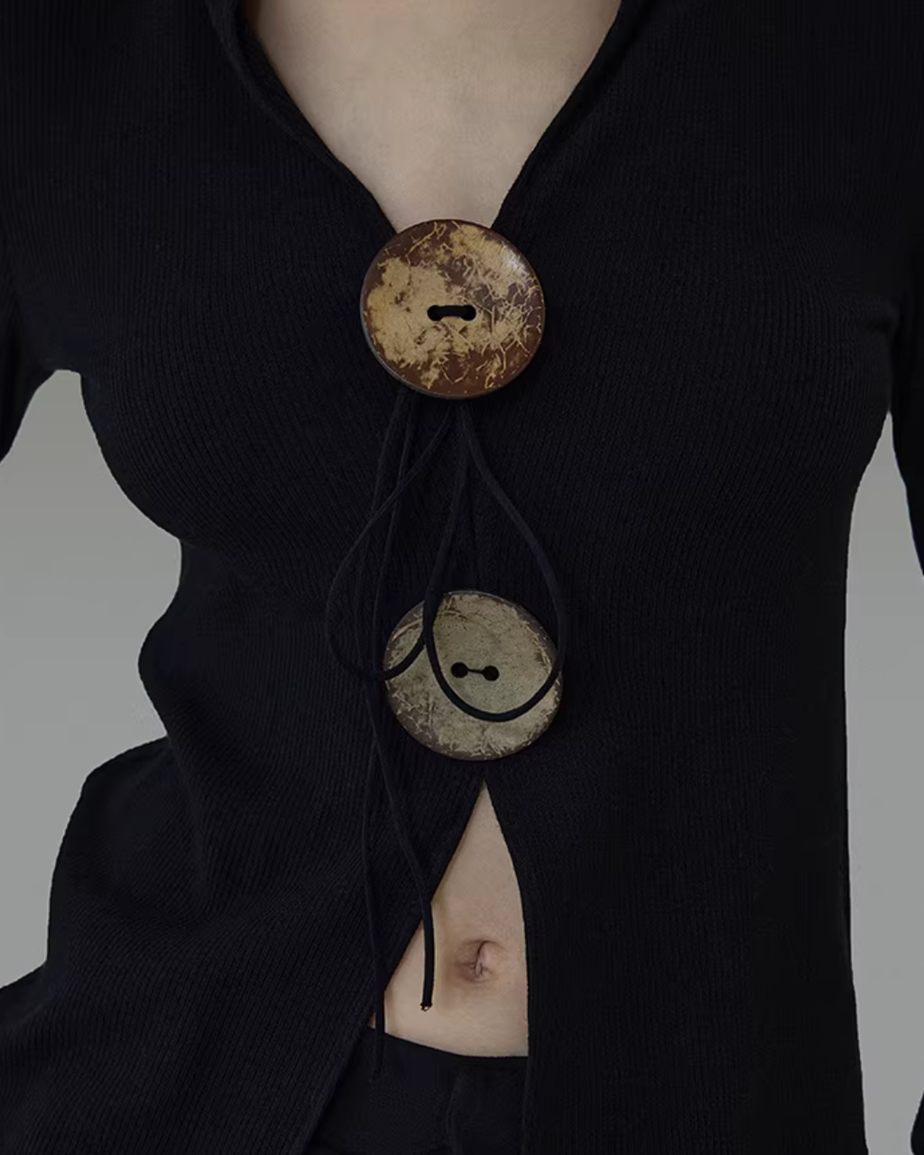 V-Neck Slim Knit Top UNS0008