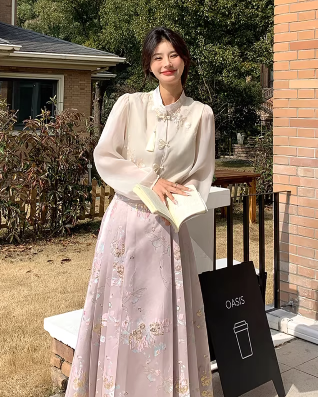 China Floral Embroidered Blouse / China-Style Long Skirt QAZ0050
