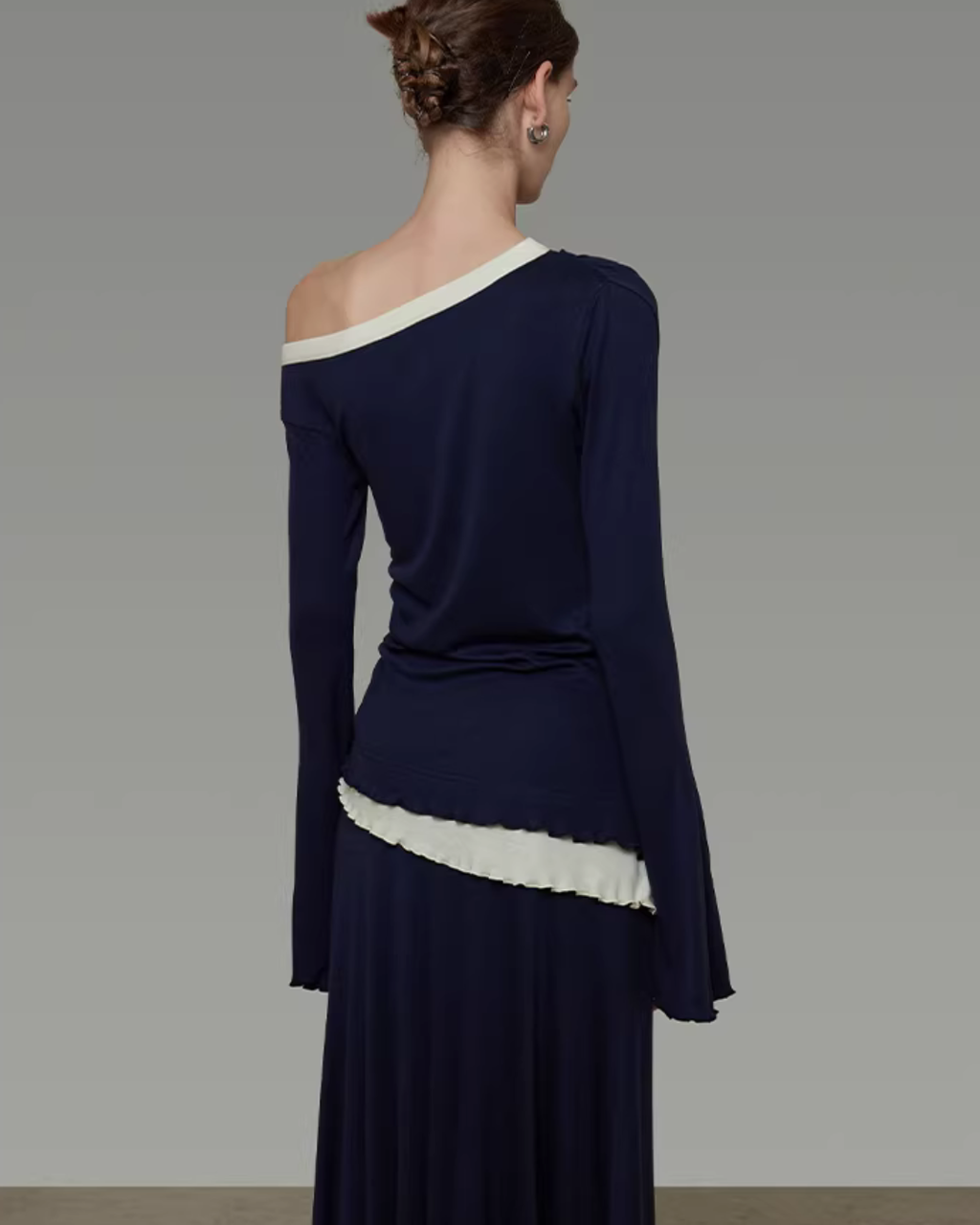 One-Shoulder Knit Top / Casual Pants / Draped Skirt UNS0023