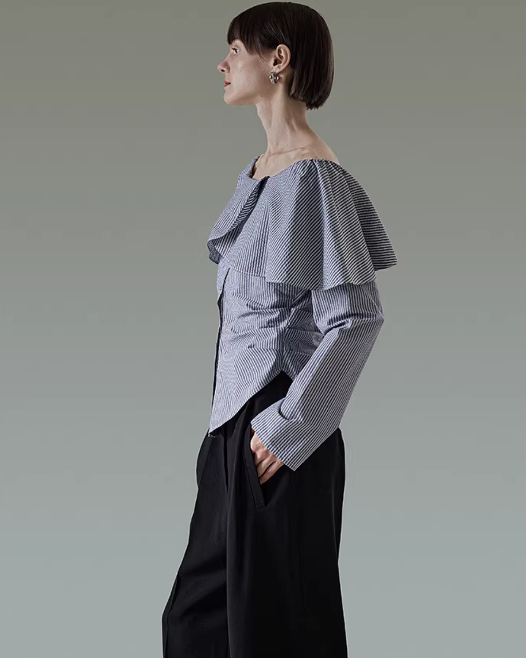 Frilled Collar Stripe Shirt UNS0013