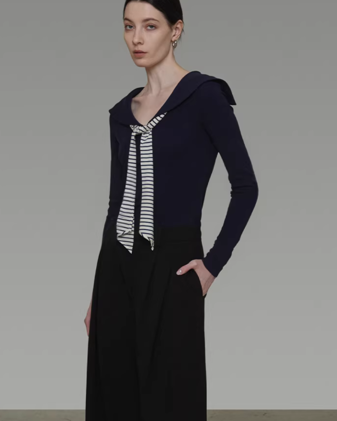 Ribbon Slim-Fit Top UNS0028