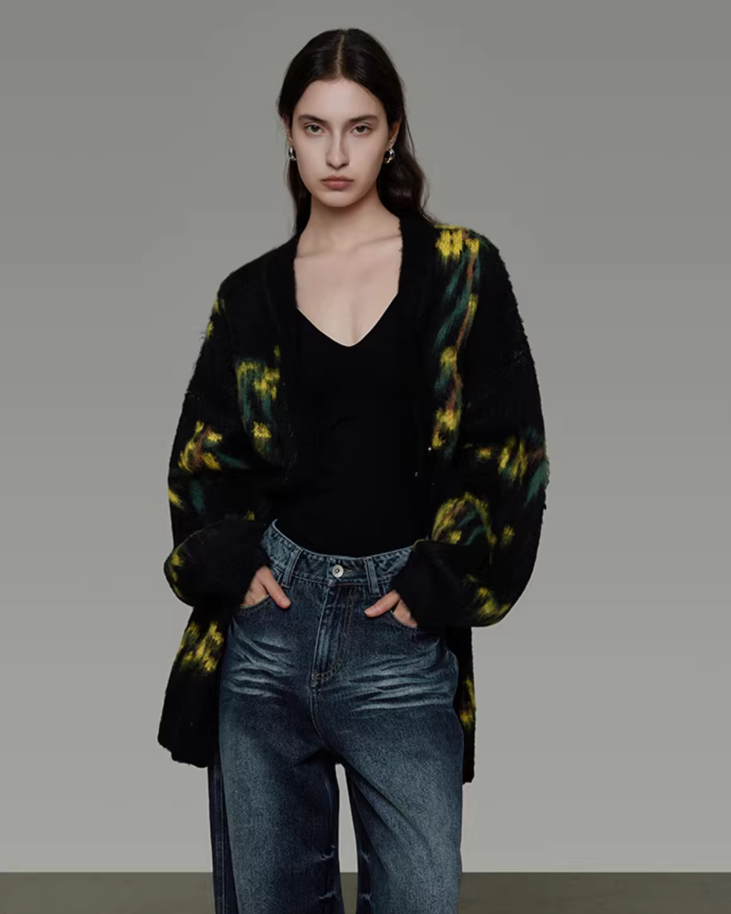 Retro Pattern Knit Cardigan UNS0038