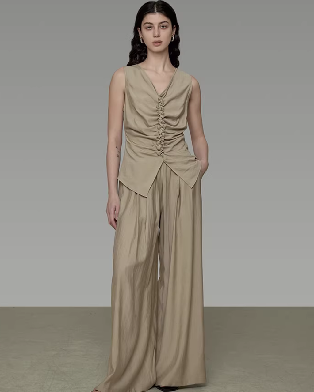 Pleated Wide-Leg Pants UNS0022