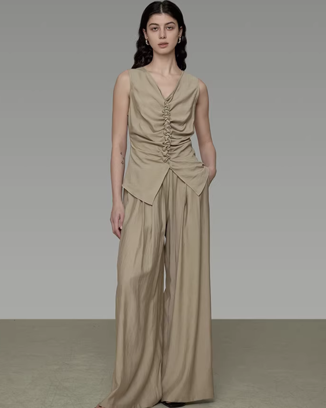 Pleated Wide-Leg Pants UNS0022