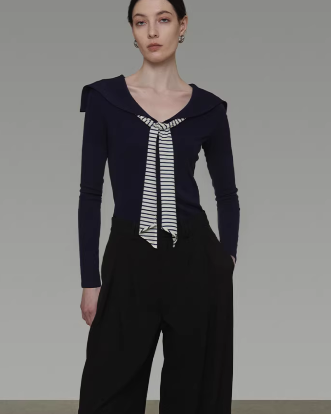 Ribbon Slim-Fit Top UNS0028