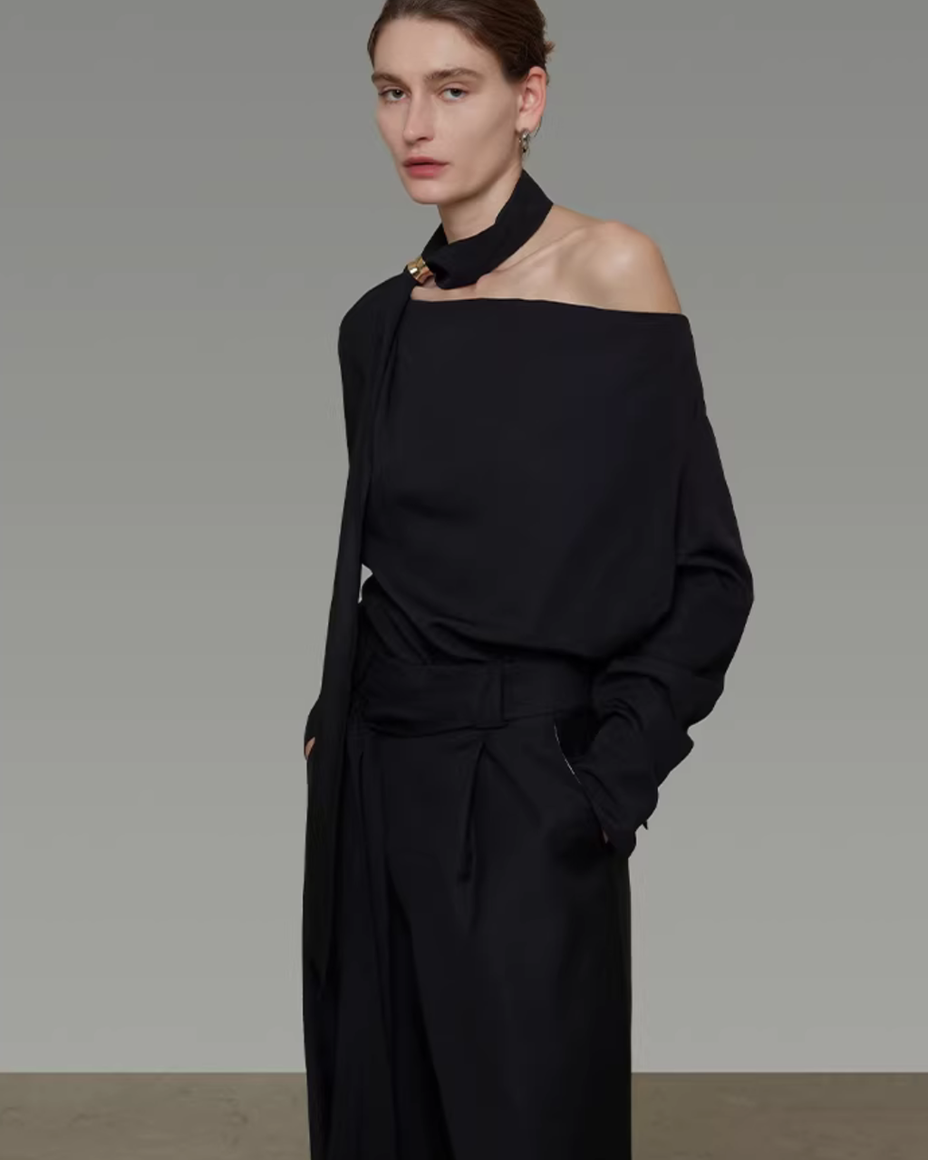 Bow-Tie Drape Blouse UNS0015