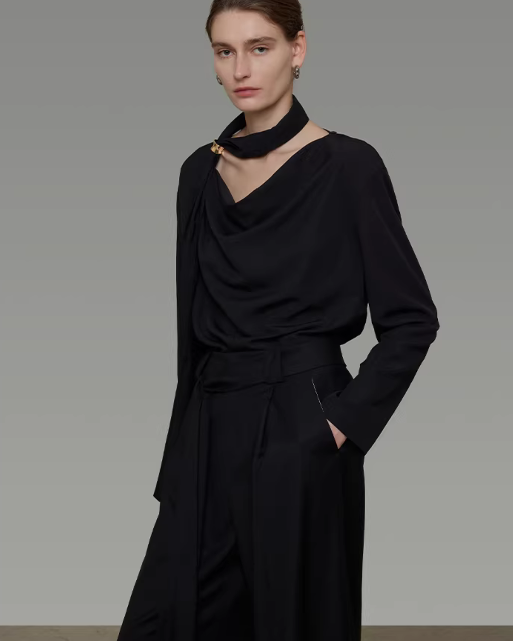 Bow-Tie Drape Blouse UNS0015