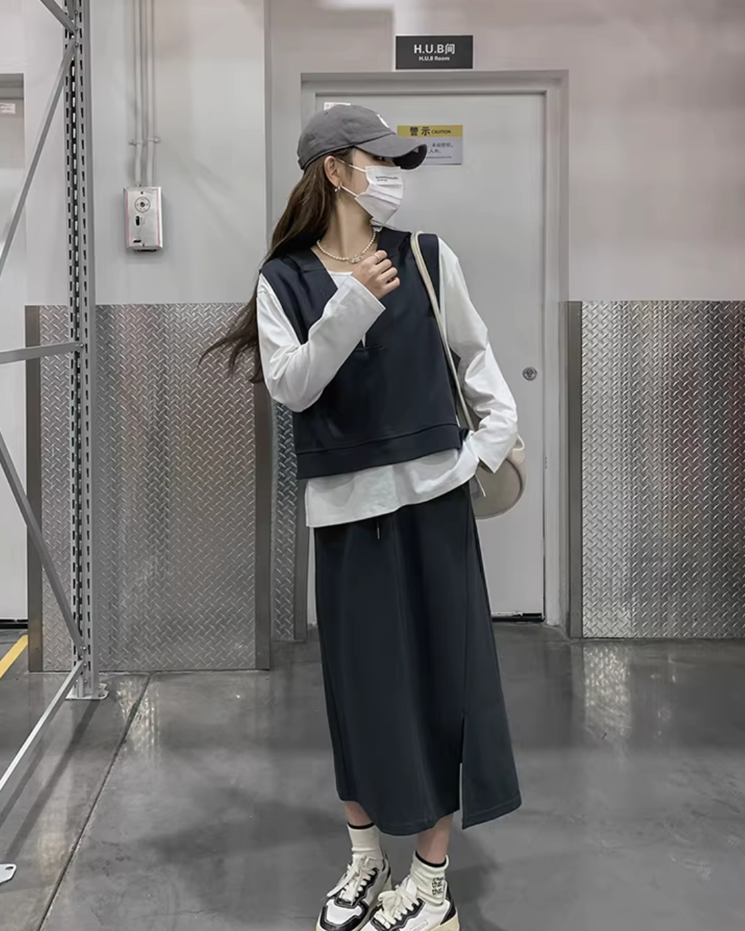 White Long-Sleeve Top / Vest / Skirt QAZ0002