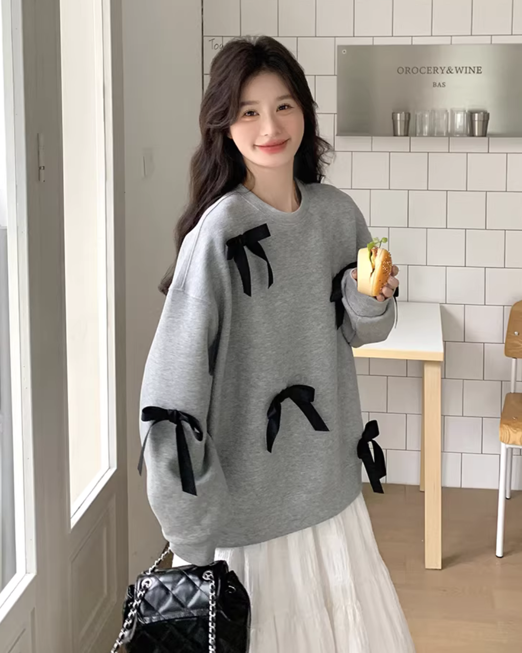 Ribbon Design Sweatshirt / White Half Skirt QAZ0037