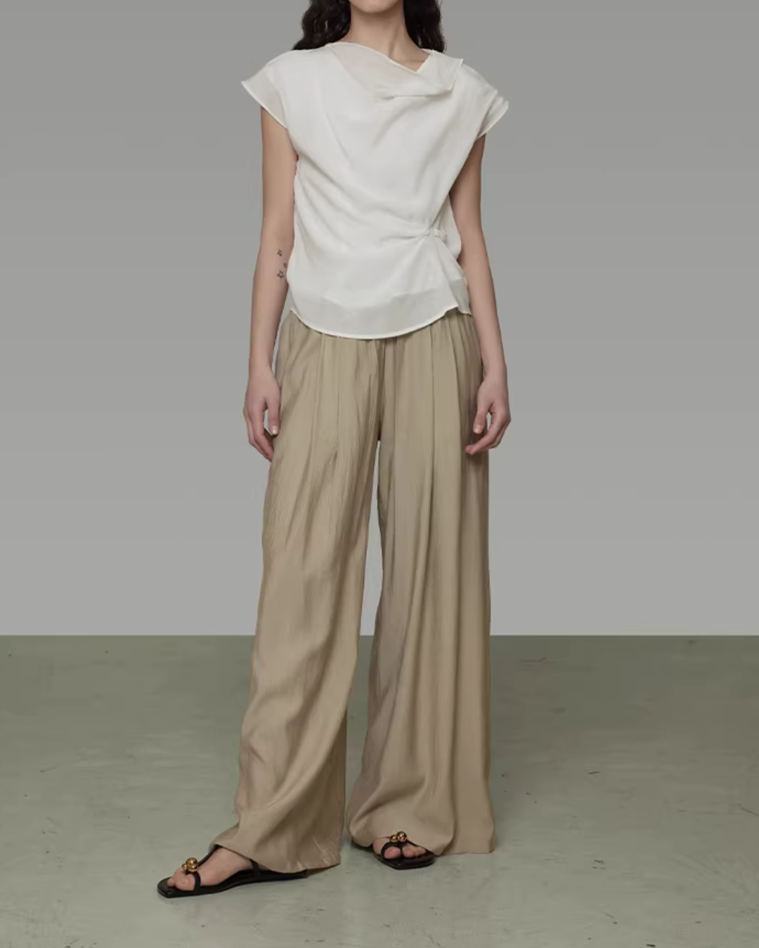 Pleated Wide-Leg Pants UNS0022