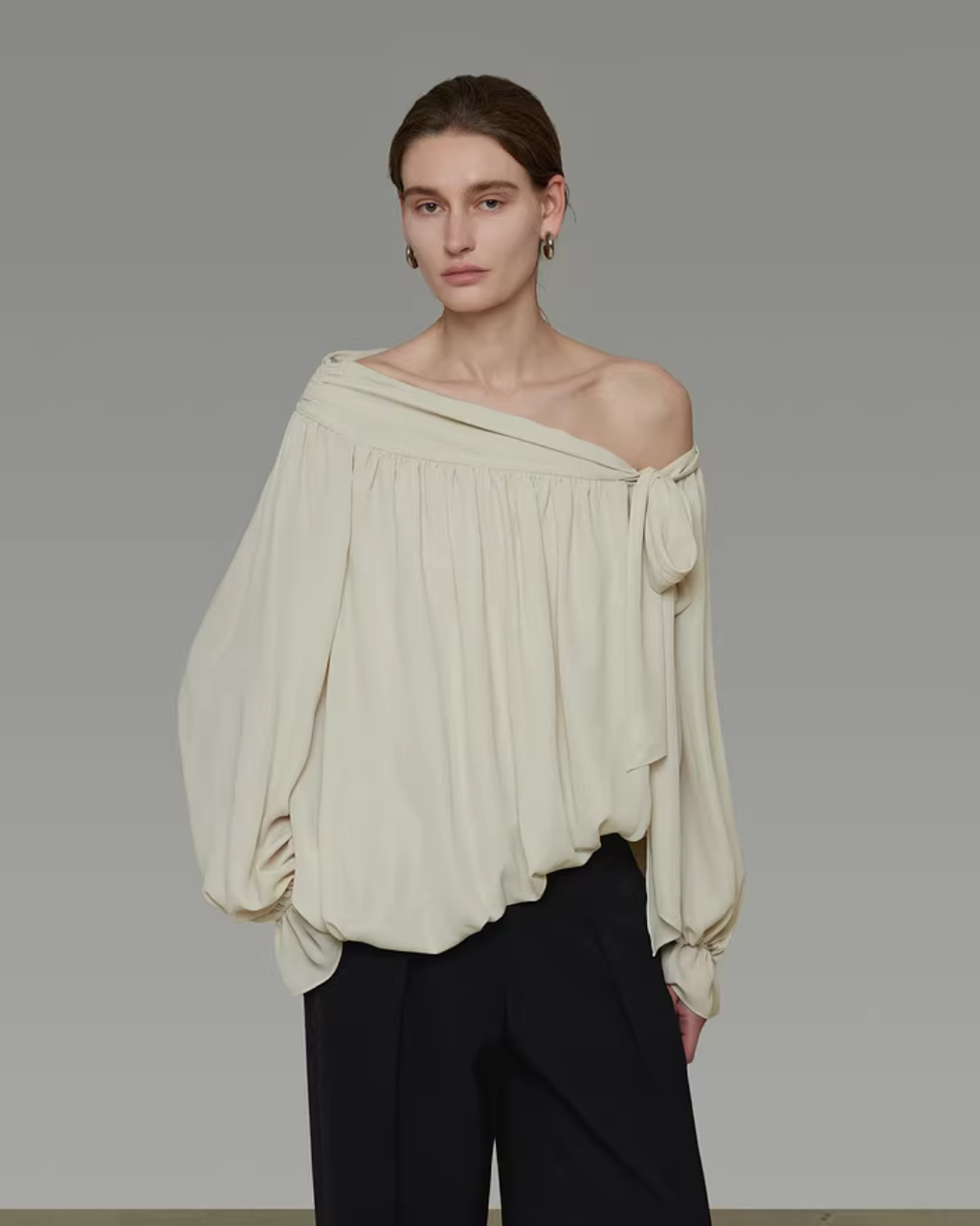 Off-Shoulder Ribbon Top UNS0045