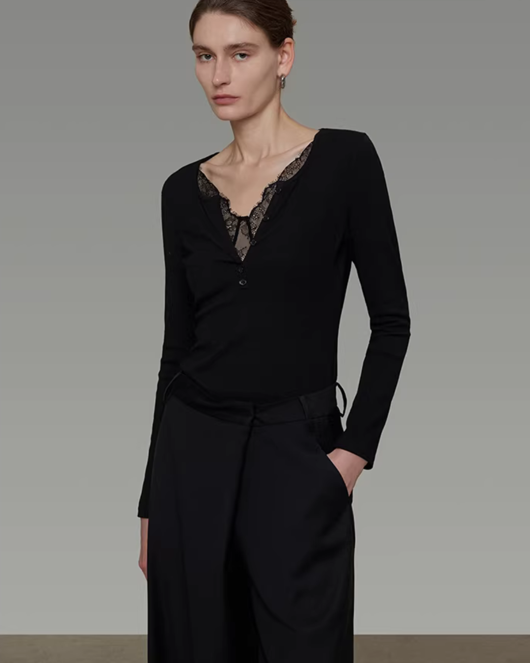 V-Neck Lace Slim Knit UNS0016