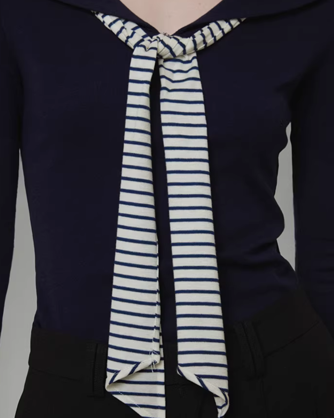 Ribbon Slim-Fit Top UNS0028