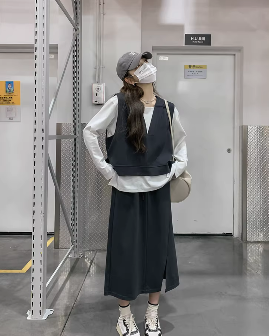 White Long-Sleeve Top / Vest / Skirt QAZ0002