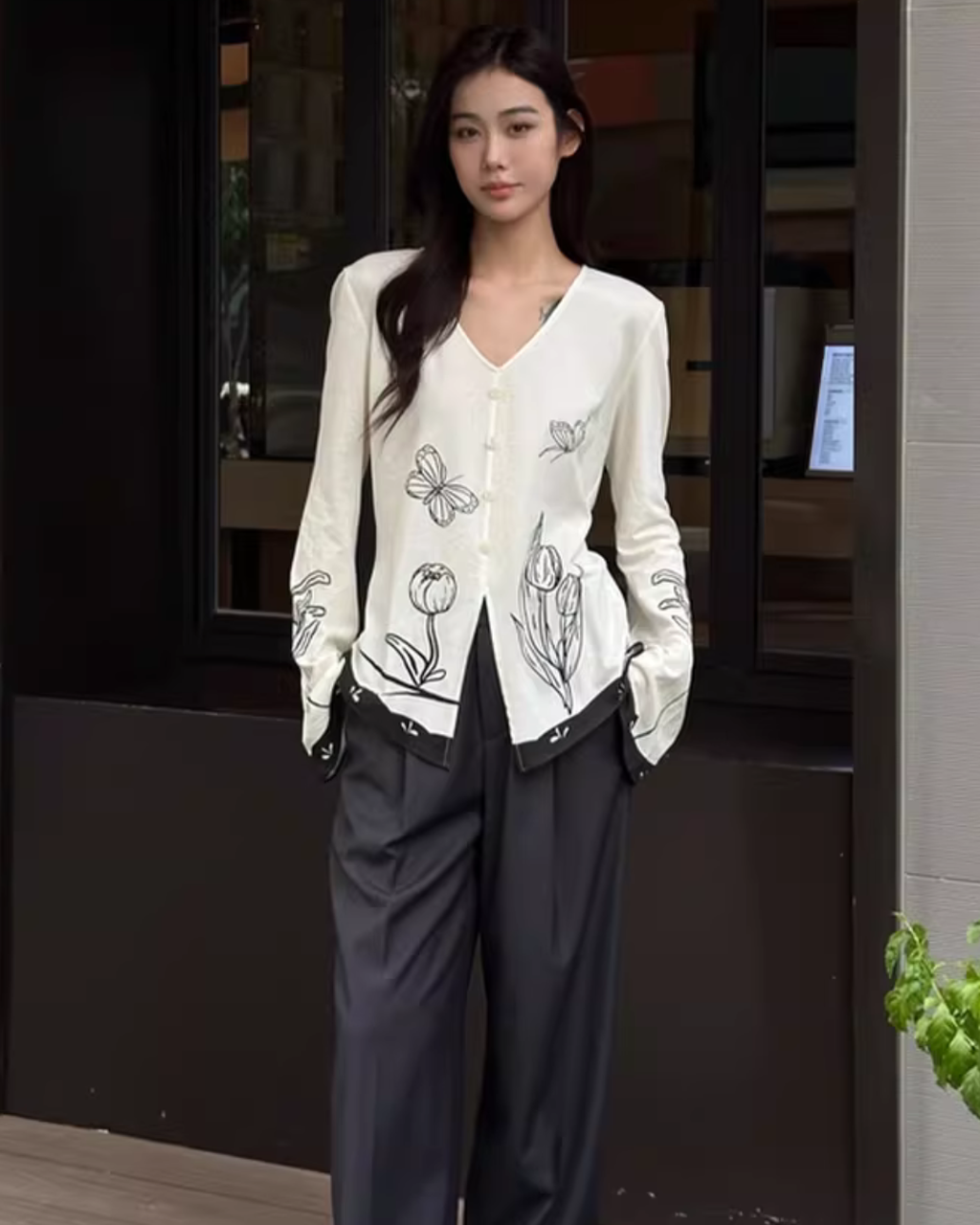 V-Neck Hand-Paint Long Sleeve Top UNS0034