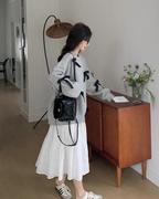 Ribbon Design Sweatshirt / White Half Skirt QAZ0037