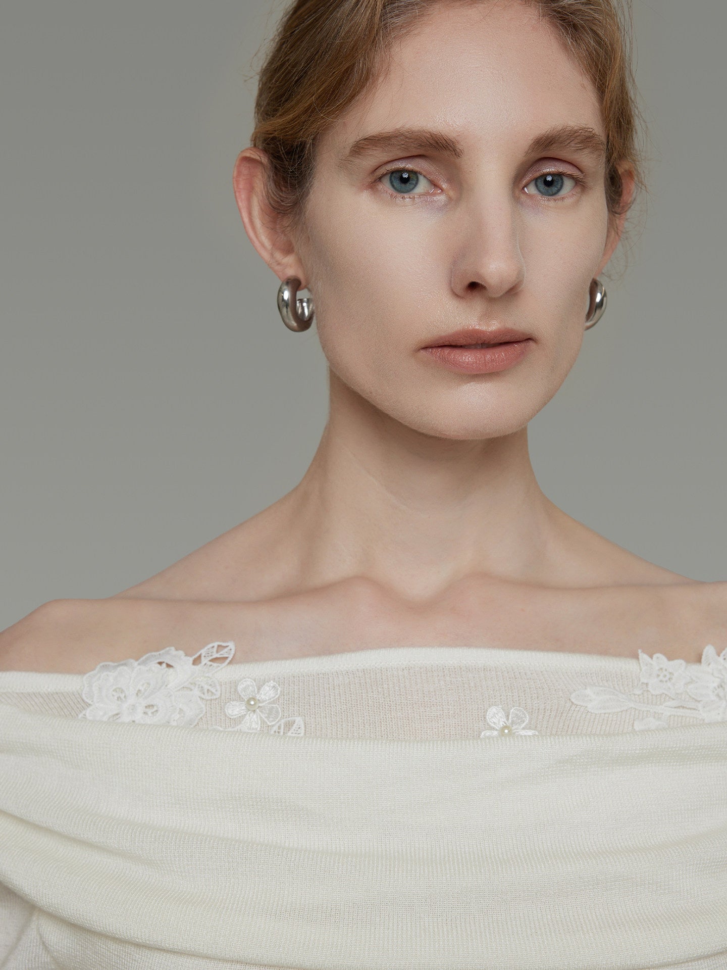 Off-Shoulder Base Top UNS0035