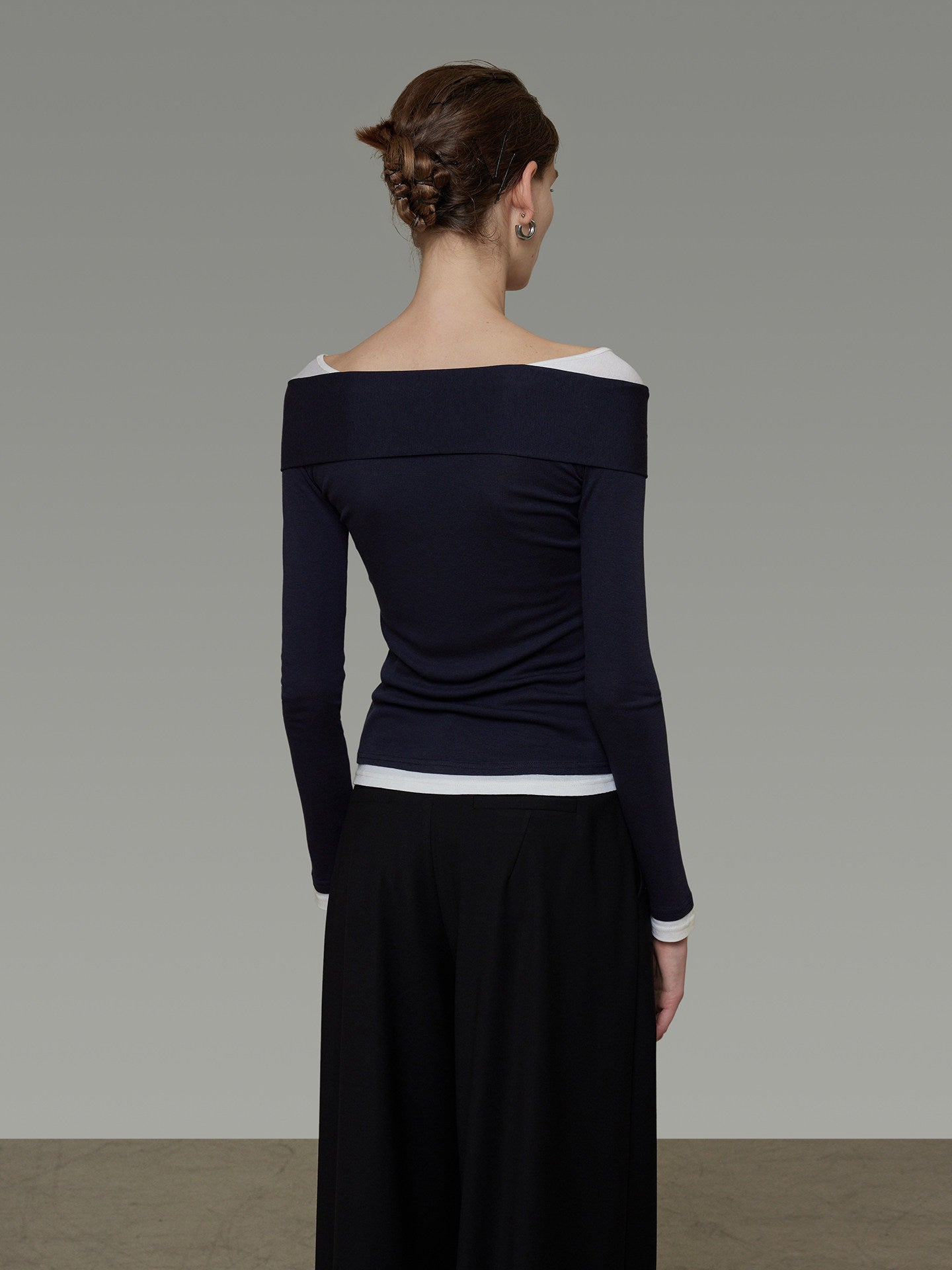 Off-Shoulder Knit Top UNS0025