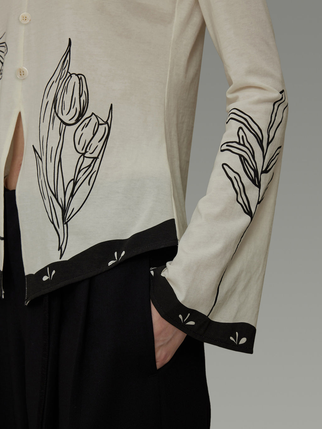 V-Neck Hand-Paint Long Sleeve Top UNS0034