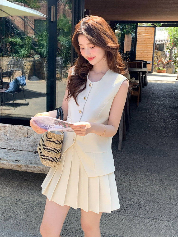 Round Neck Vest / Pleated Skirt QAZ0096