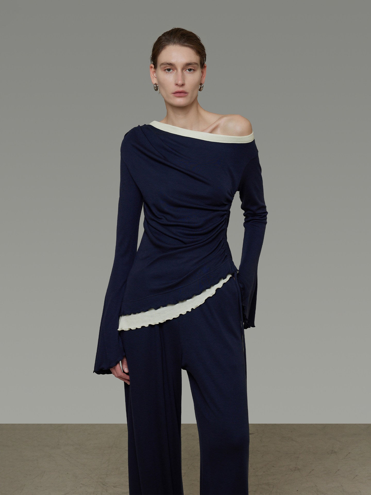 One-Shoulder Knit Top / Casual Pants / Draped Skirt UNS0023