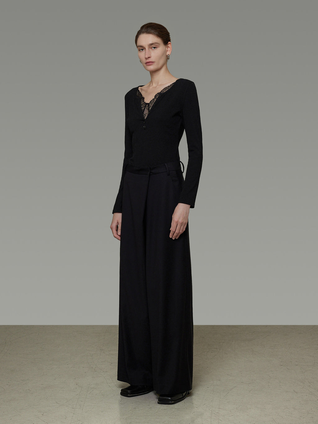 V-Neck Lace Slim Knit UNS0016