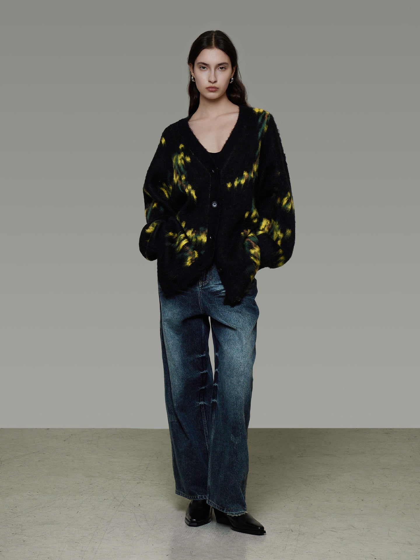 Retro Pattern Knit Cardigan UNS0038