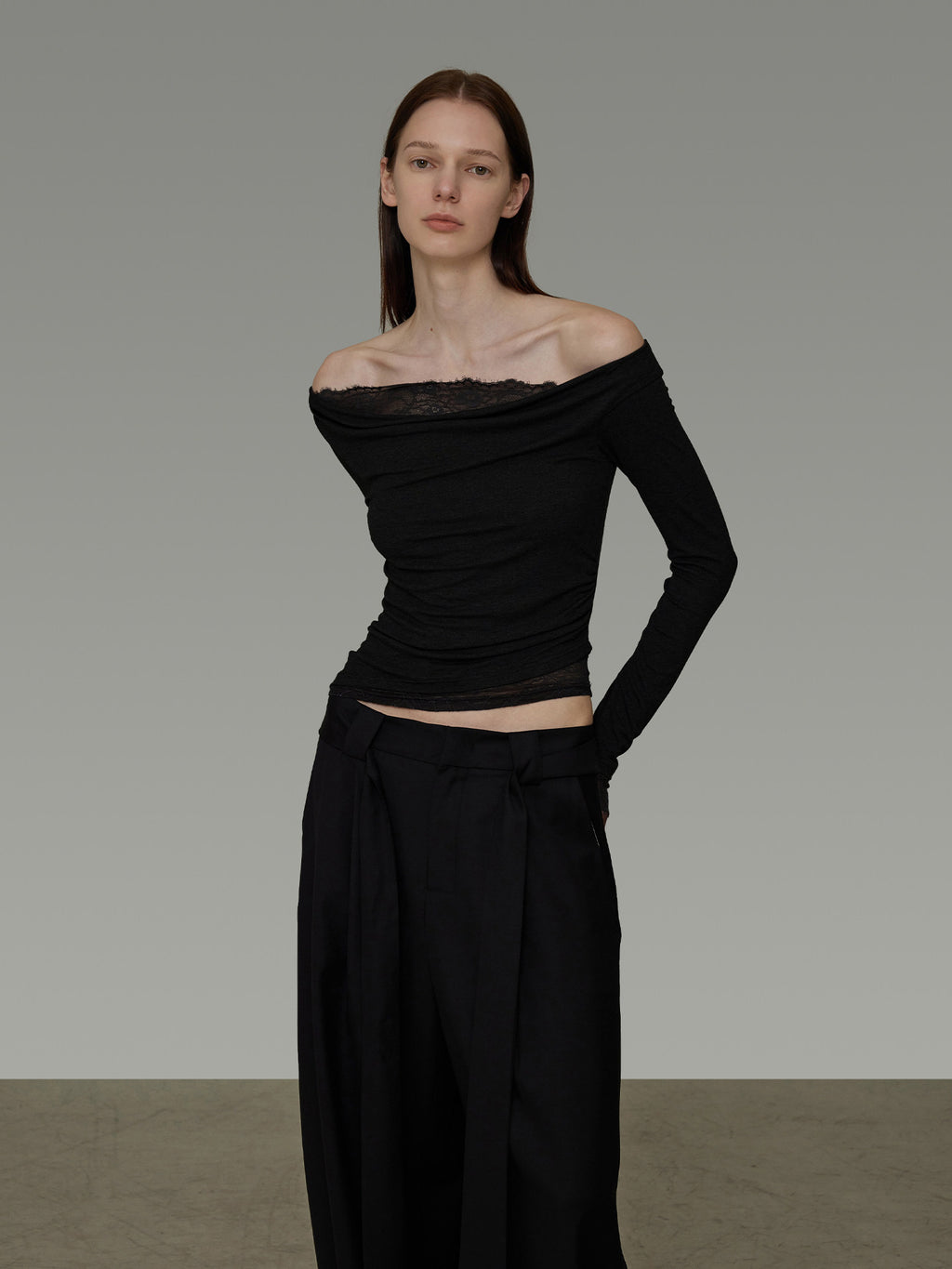 Off-Shoulder Knit Top UNS0018