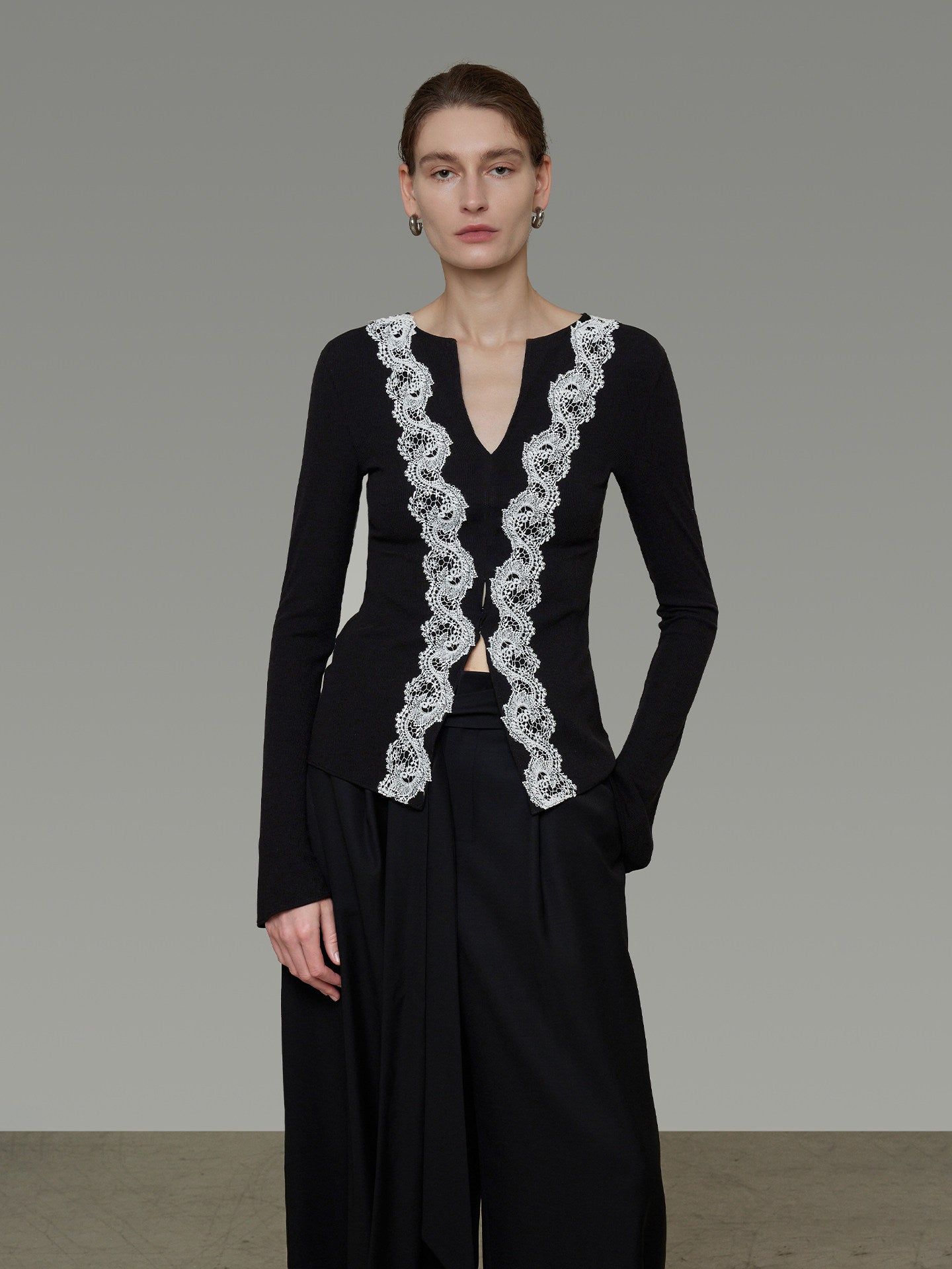 Lace Patchwork Slim Top UNS0039