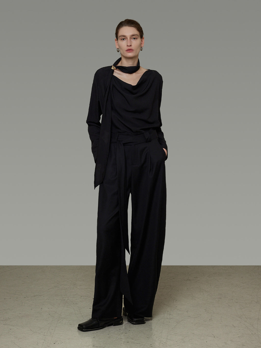 Bow-Tie Drape Blouse UNS0015