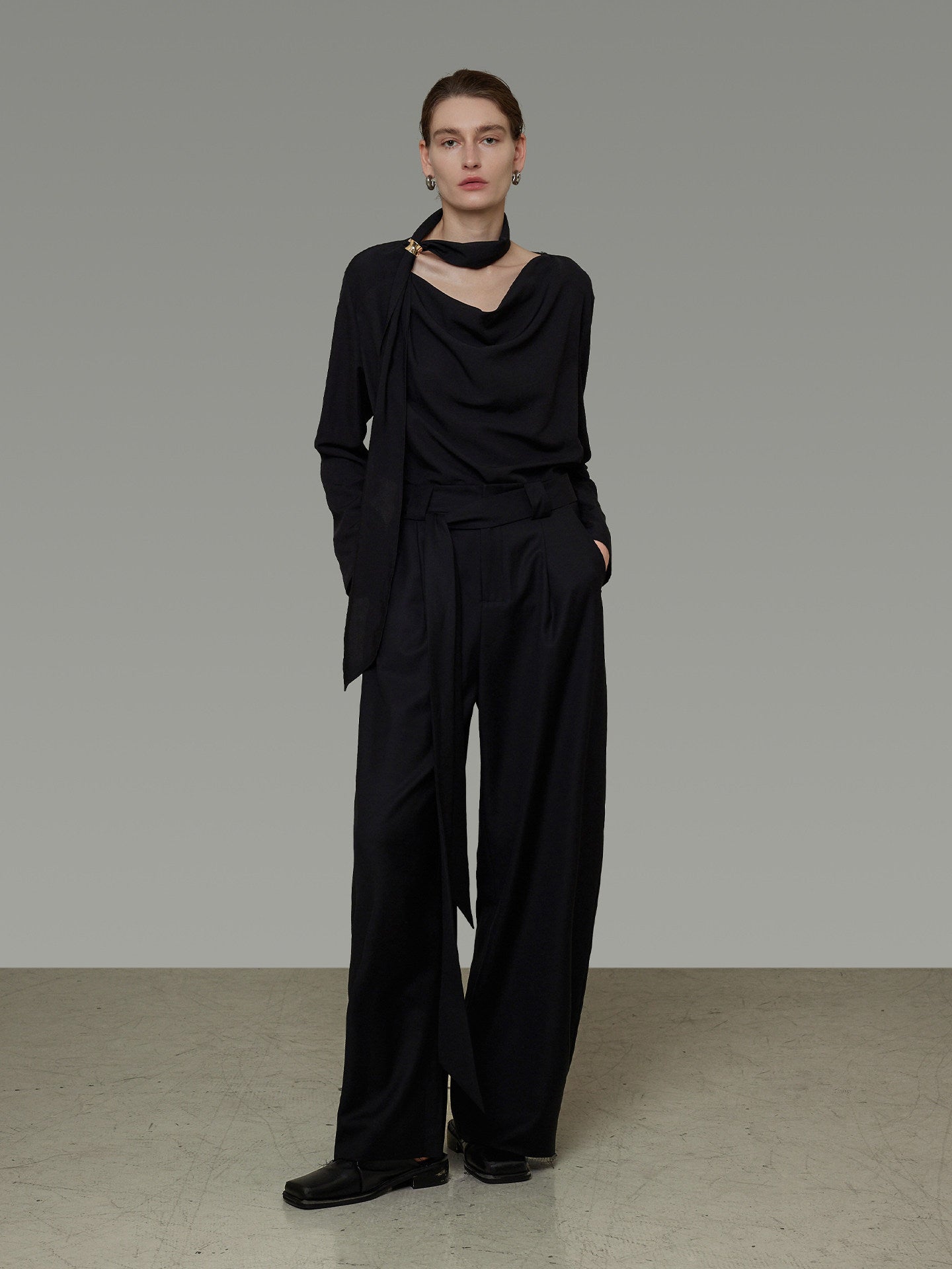 Bow-Tie Drape Blouse UNS0015