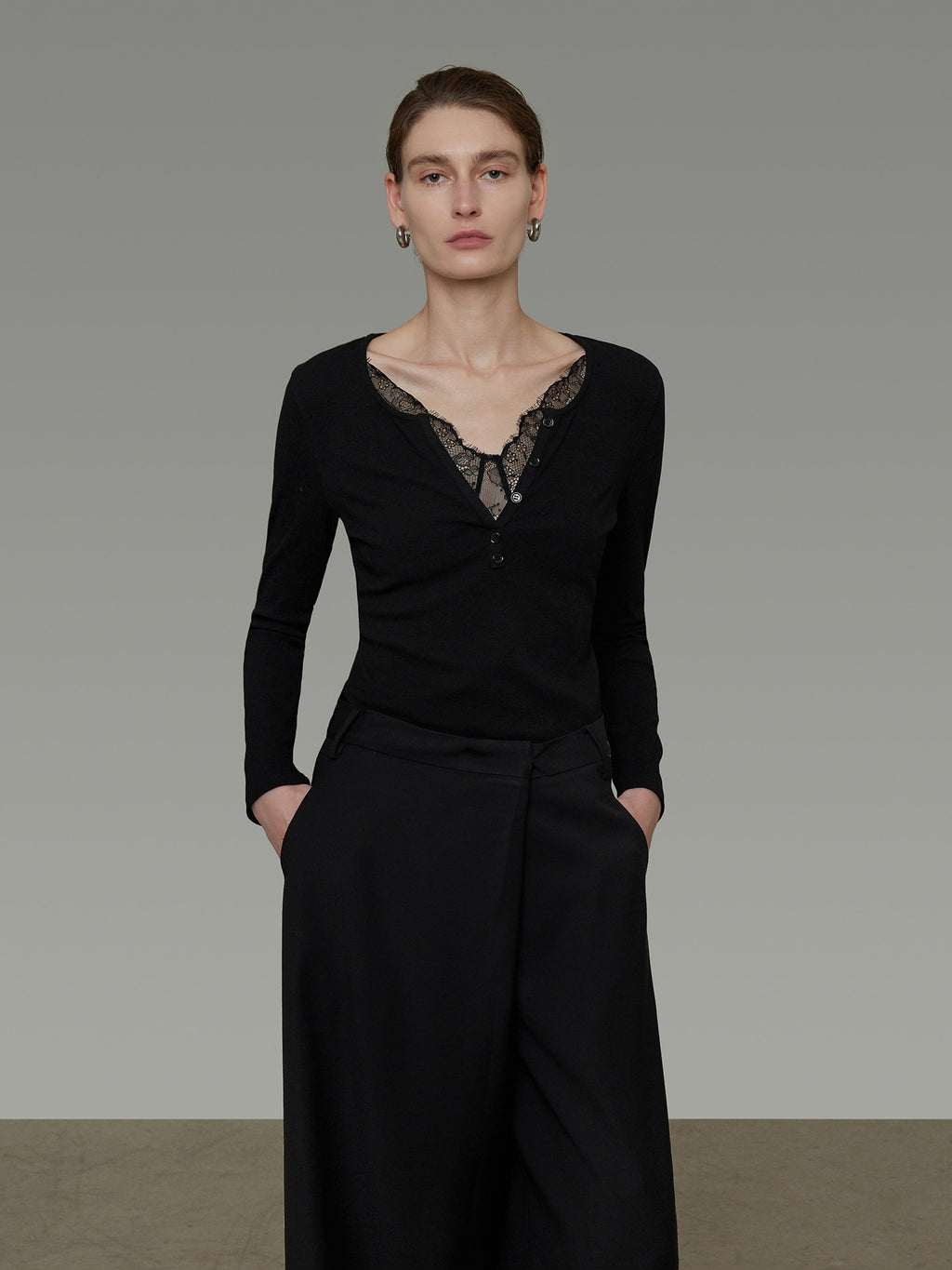 V-Neck Lace Slim Knit UNS0016