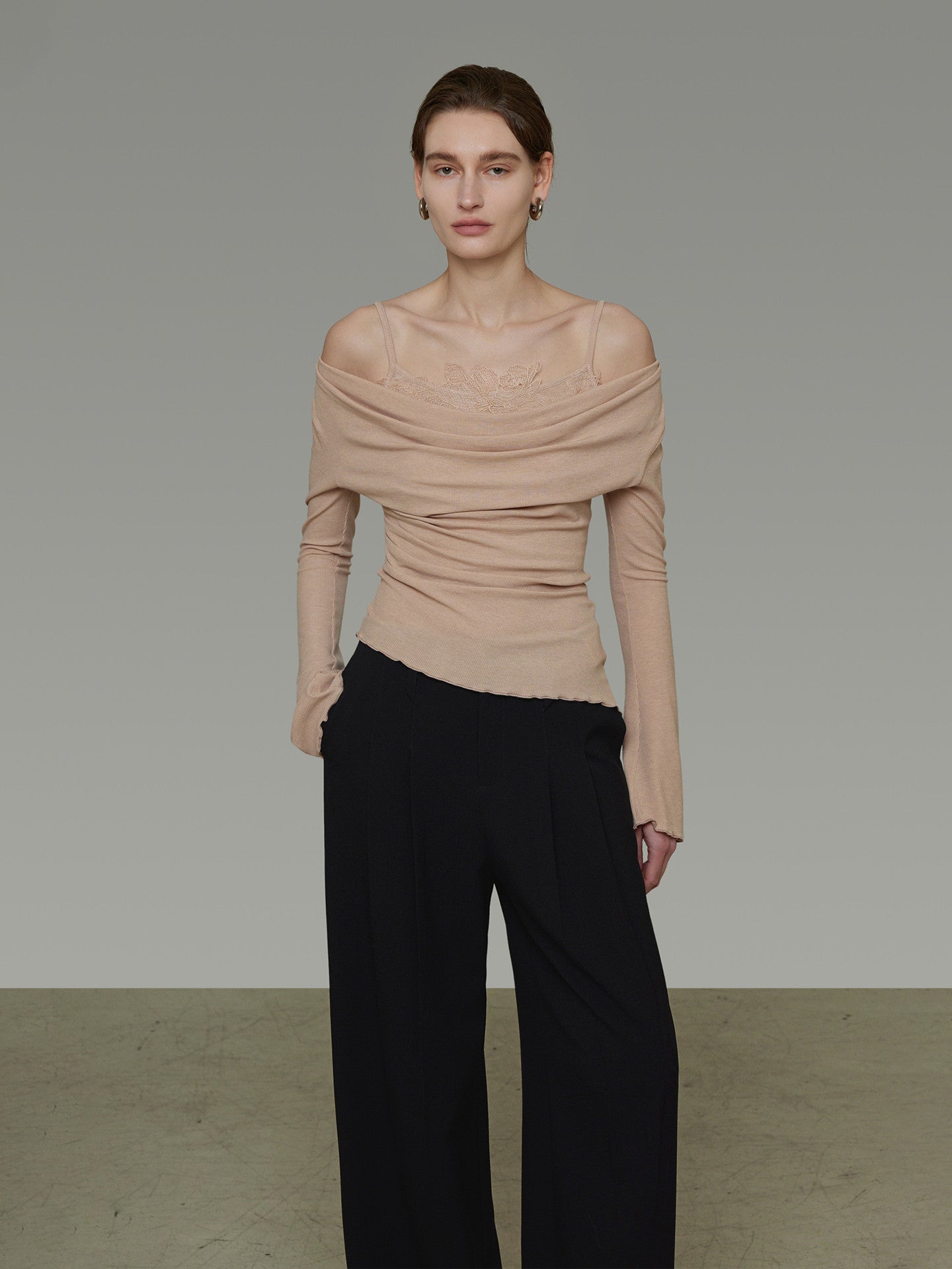 Lace-Trim Knit Top UNS0044