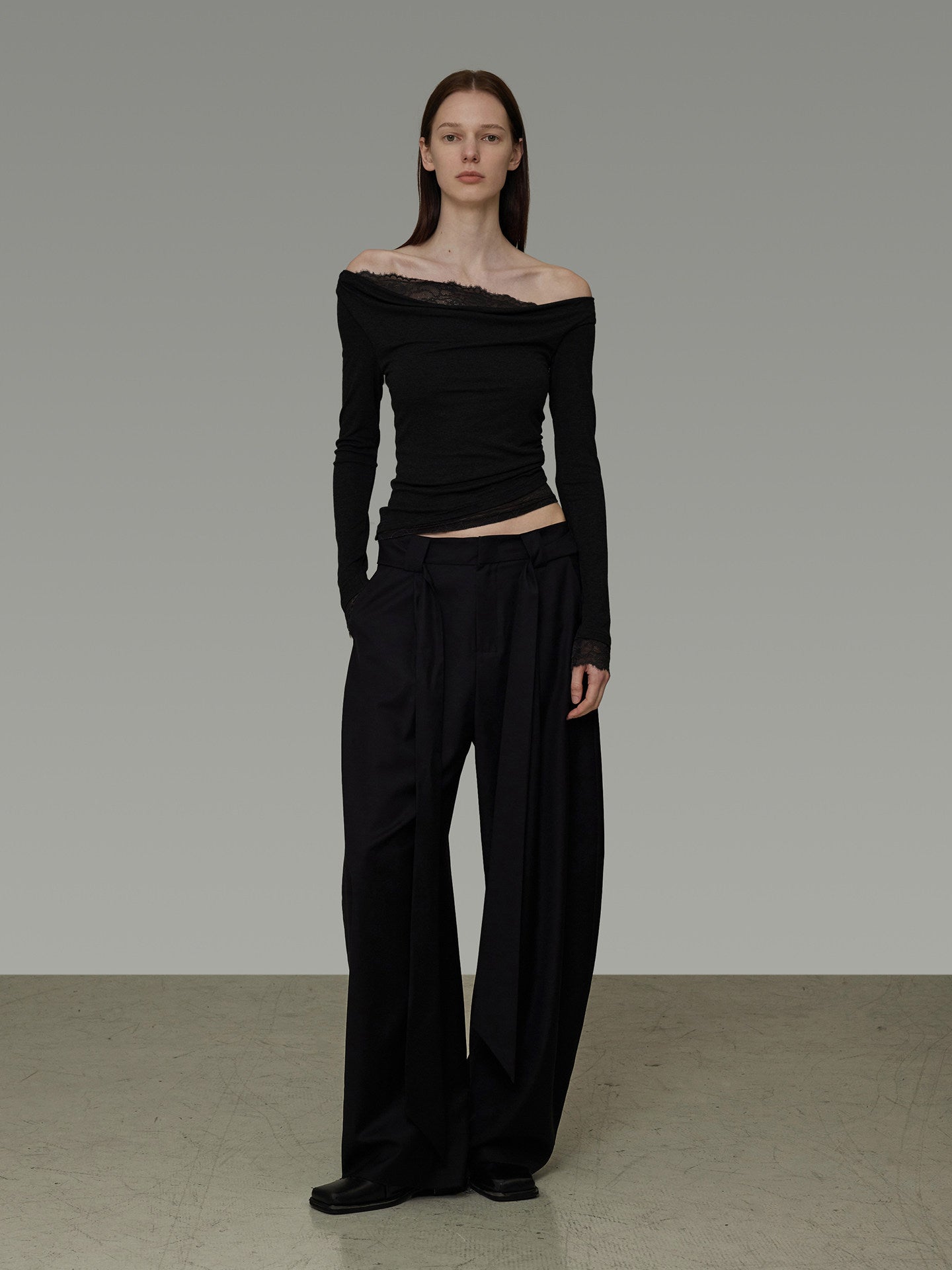 Off-Shoulder Knit Top UNS0018