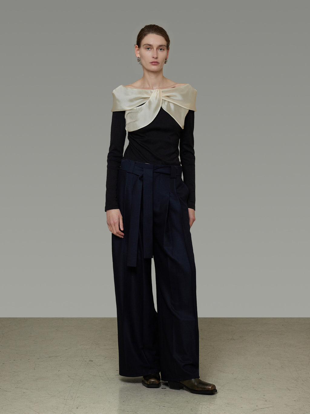 Ribbon Collar Elegant Top UNS0012