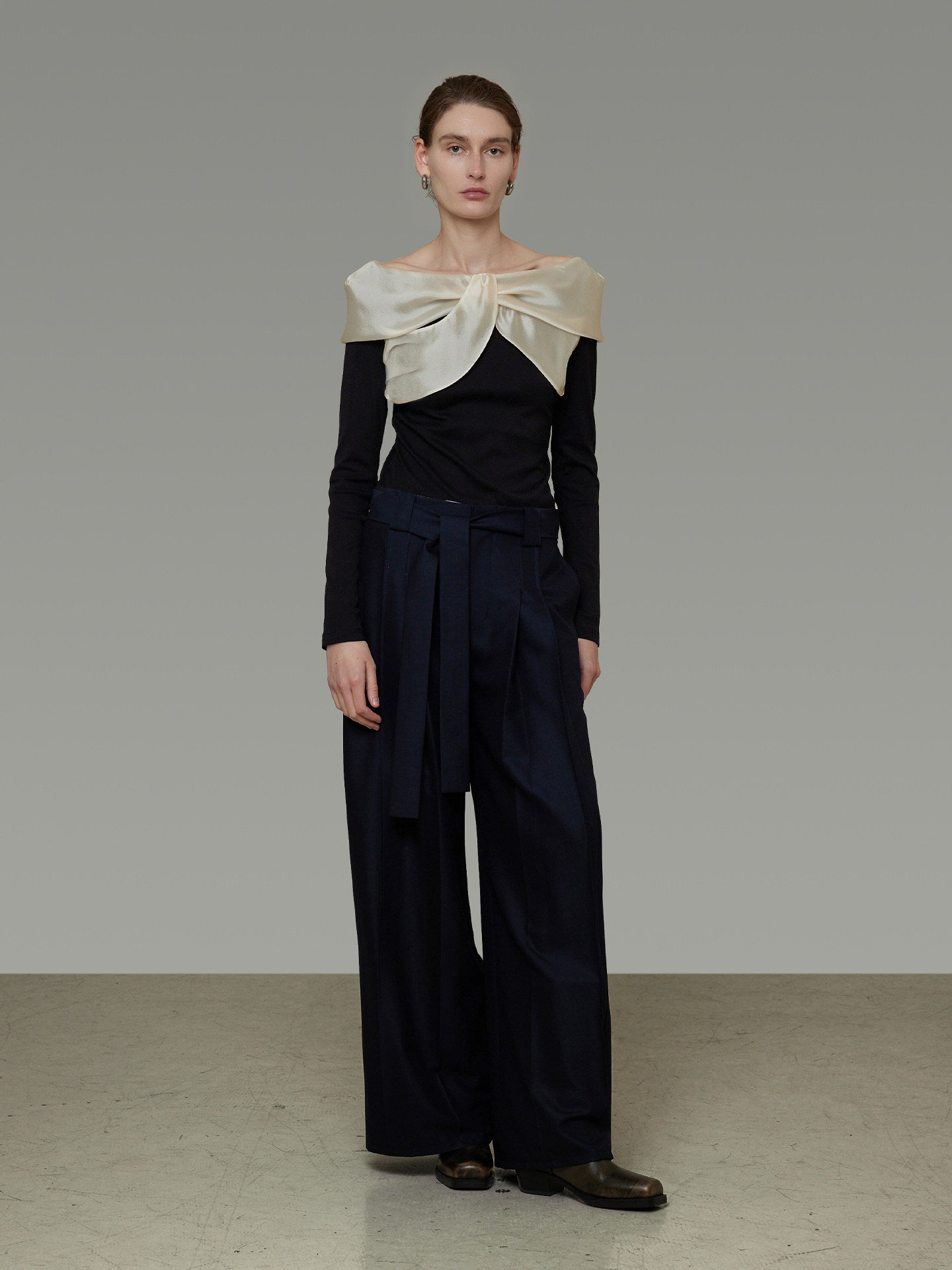 Ribbon Collar Elegant Top UNS0012