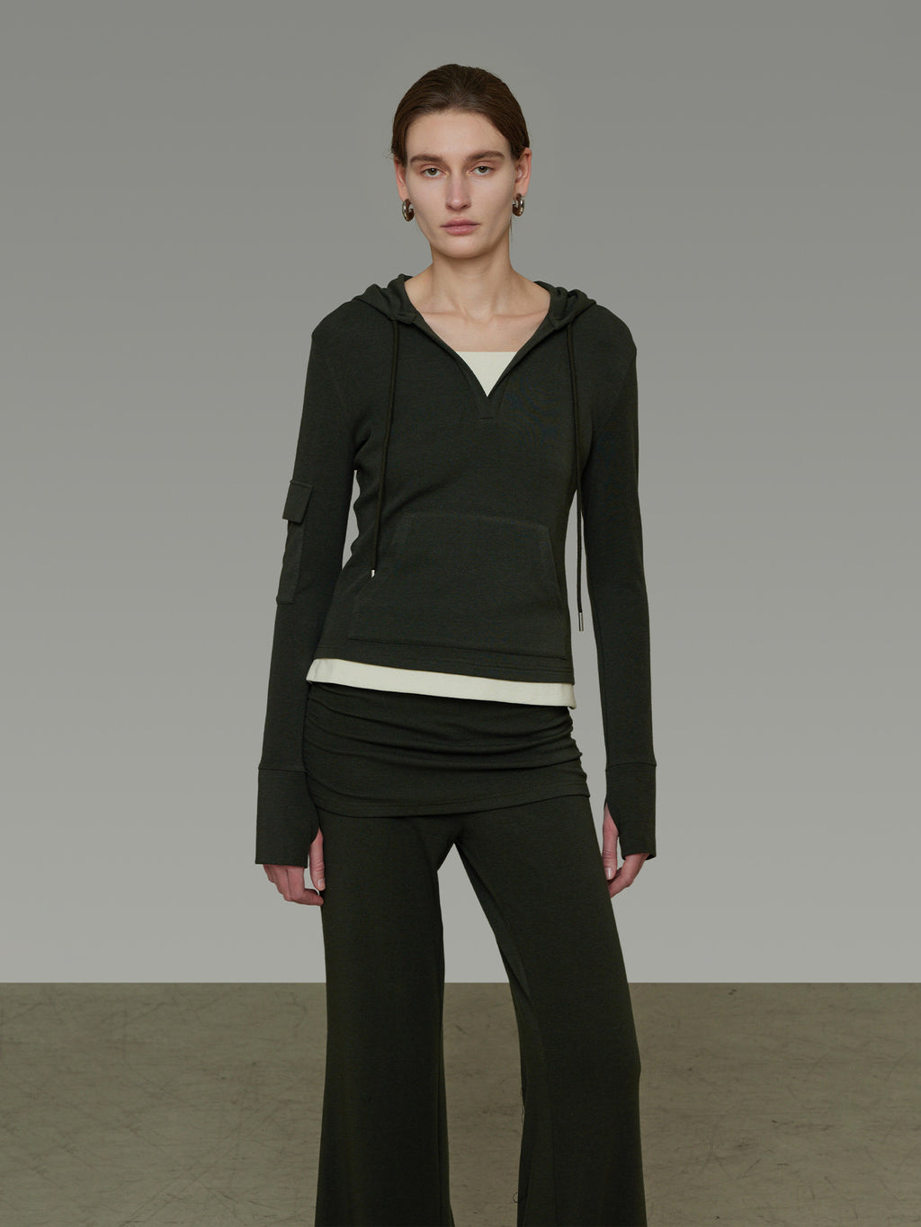 V-Neck Hooded Top / Casual Pants Set UNS0051