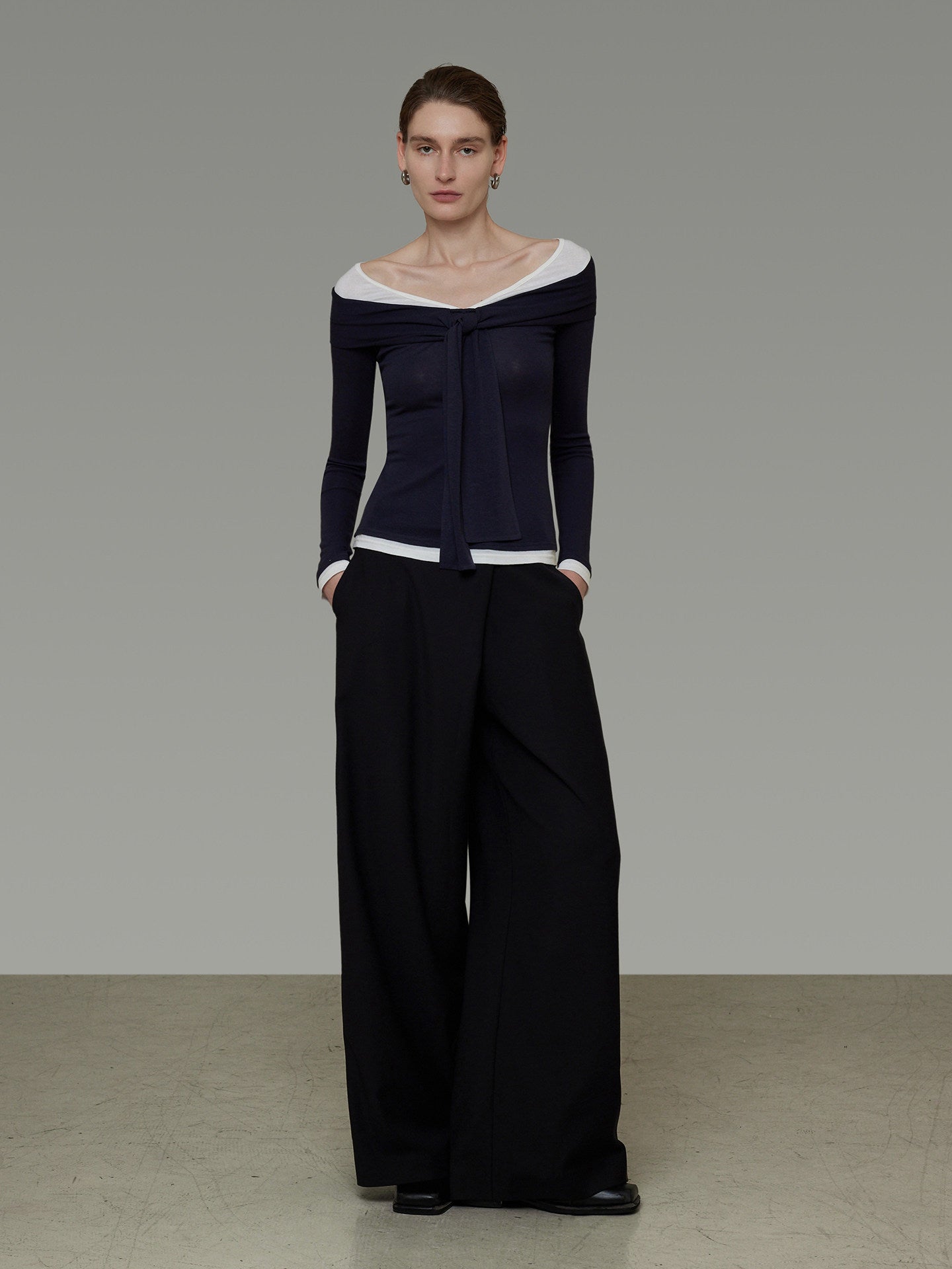 Off-Shoulder Knit Top UNS0025