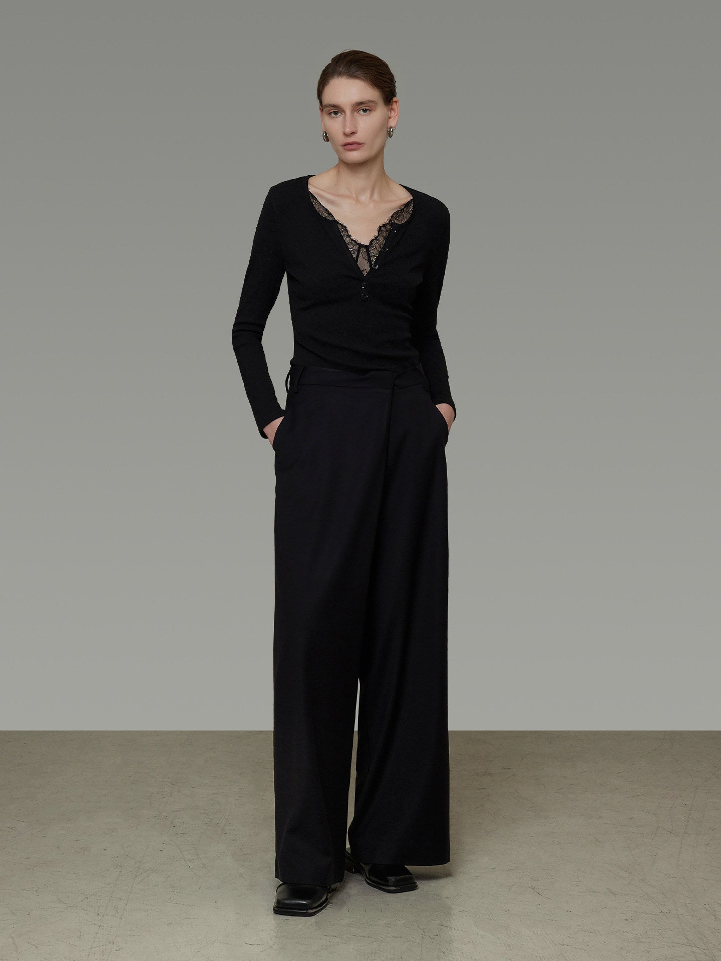 V-Neck Lace Slim Knit UNS0016